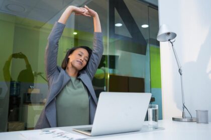 How to Stay Healthy Working a 9–5 Desk Job